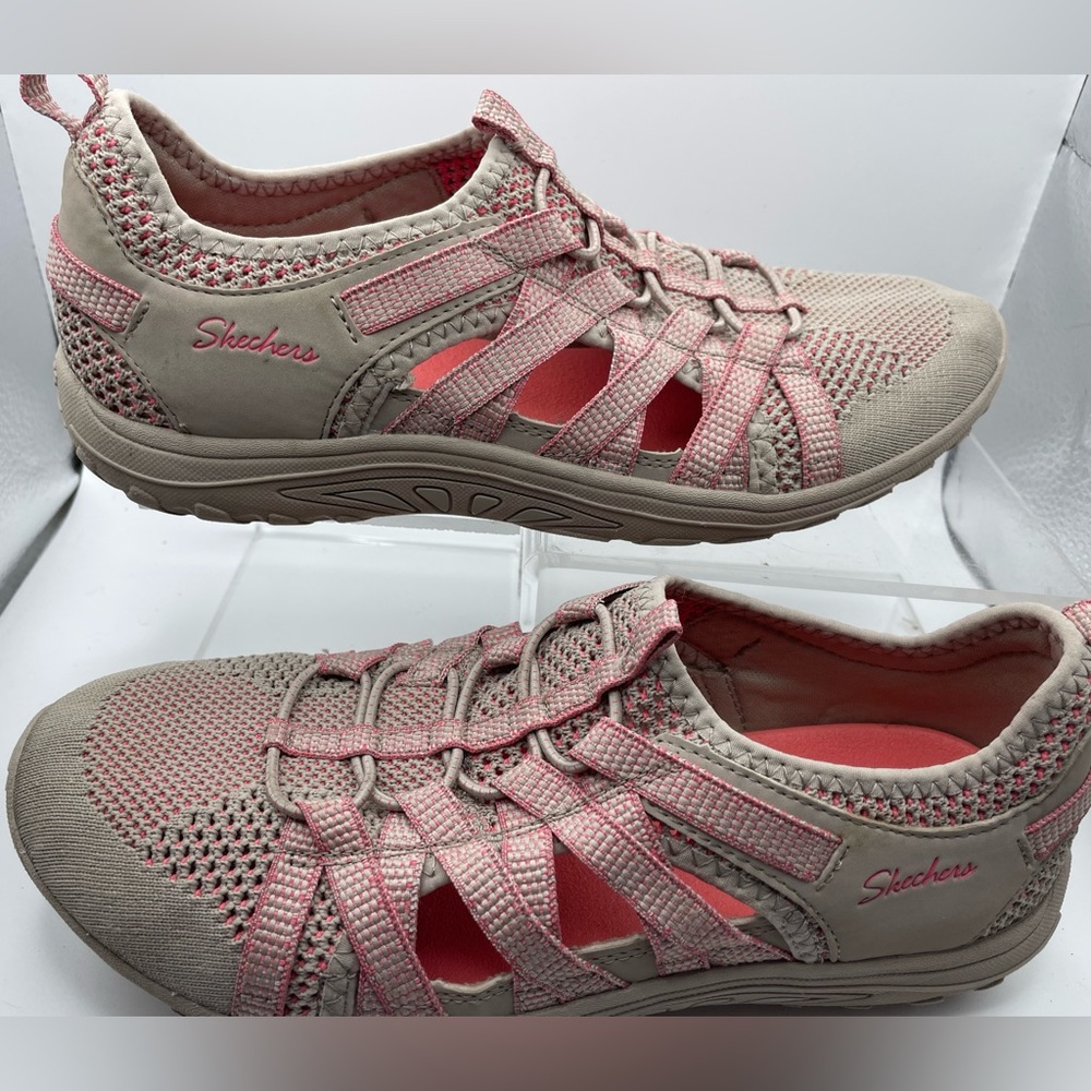 Sketchers, relax fit looks foam taupe and coral slip on